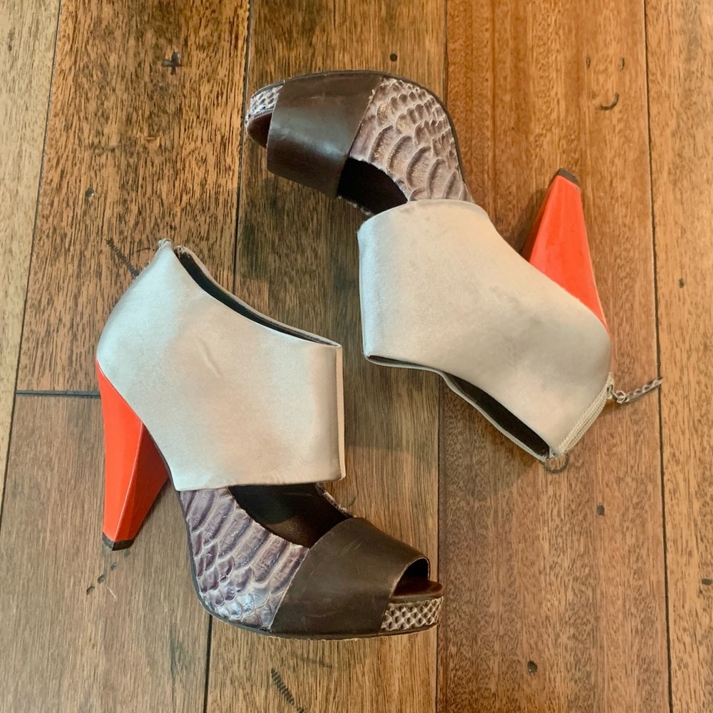 BCBGMaxAzria Fun Chunky Heels with Satin & Leather